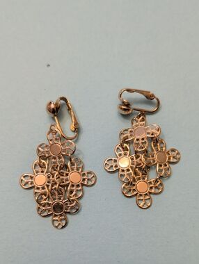 Sarah Coventry Gold Floral Filigree Drop Clip-On Earrings
